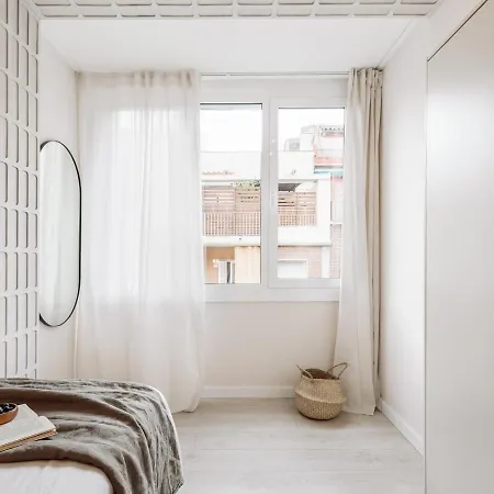 Stabia - 2 Bedrooms In Sant Gervasi ברצלונה
