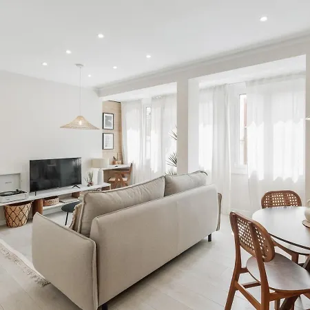 Stabia - 2 Bedrooms In Sant Gervasi דירה