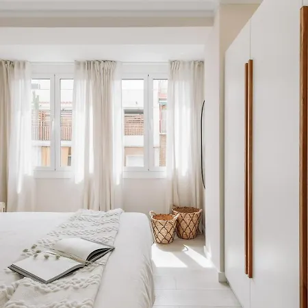 Stabia - 2 Bedrooms In Sant Gervasi דירה